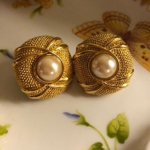 Vintage Nordstrom gold and pearl clip ons